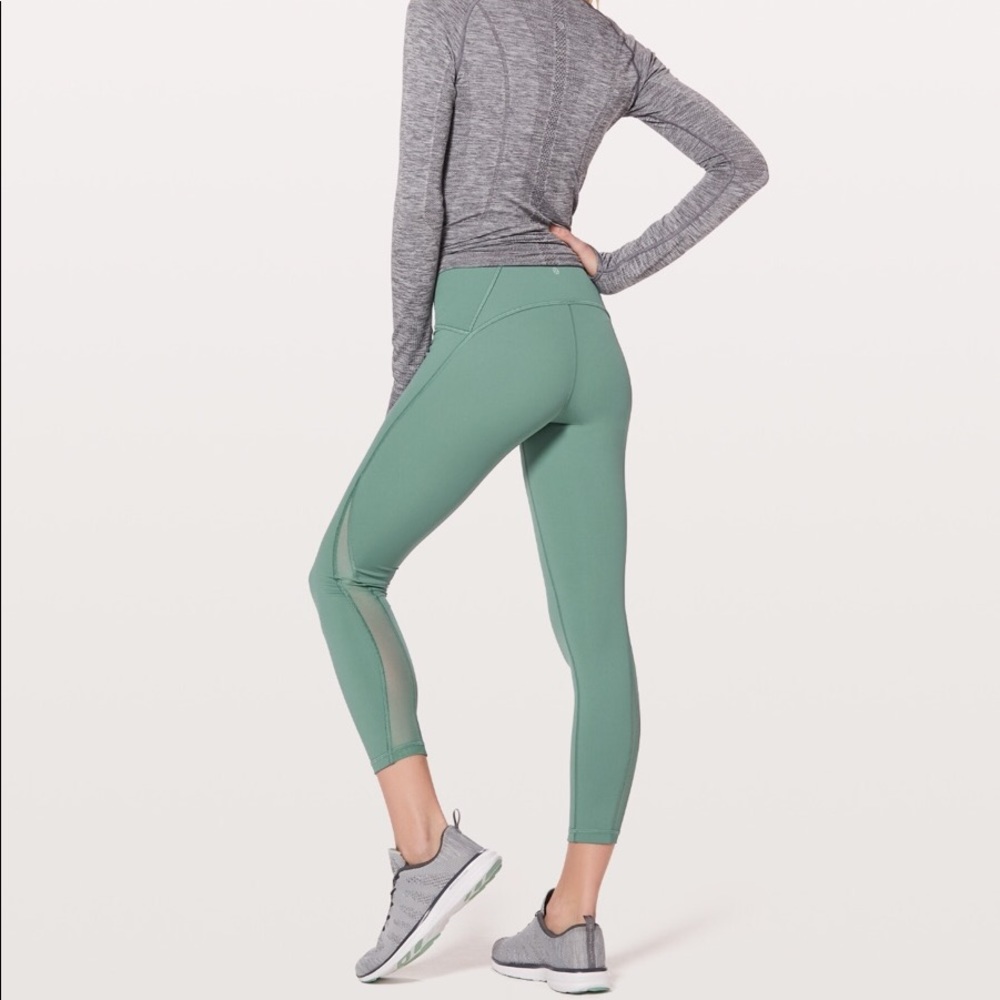 Lululemon Train Times 7/8 Pants Size 4